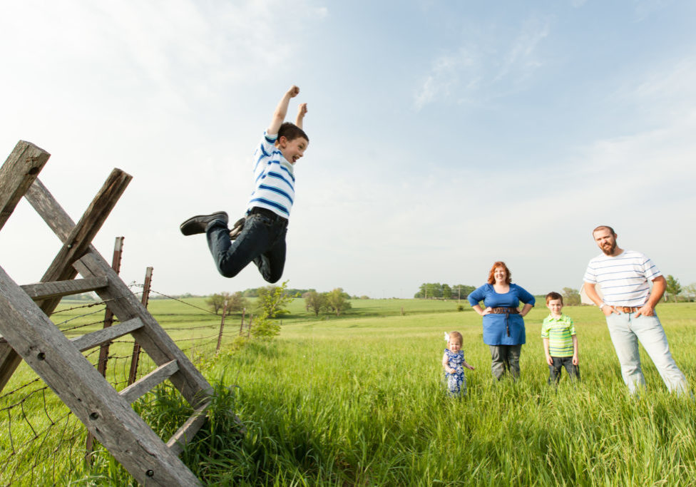 kids-portrait-genuine-playful-session-wooden-fence-jumping-photo-17